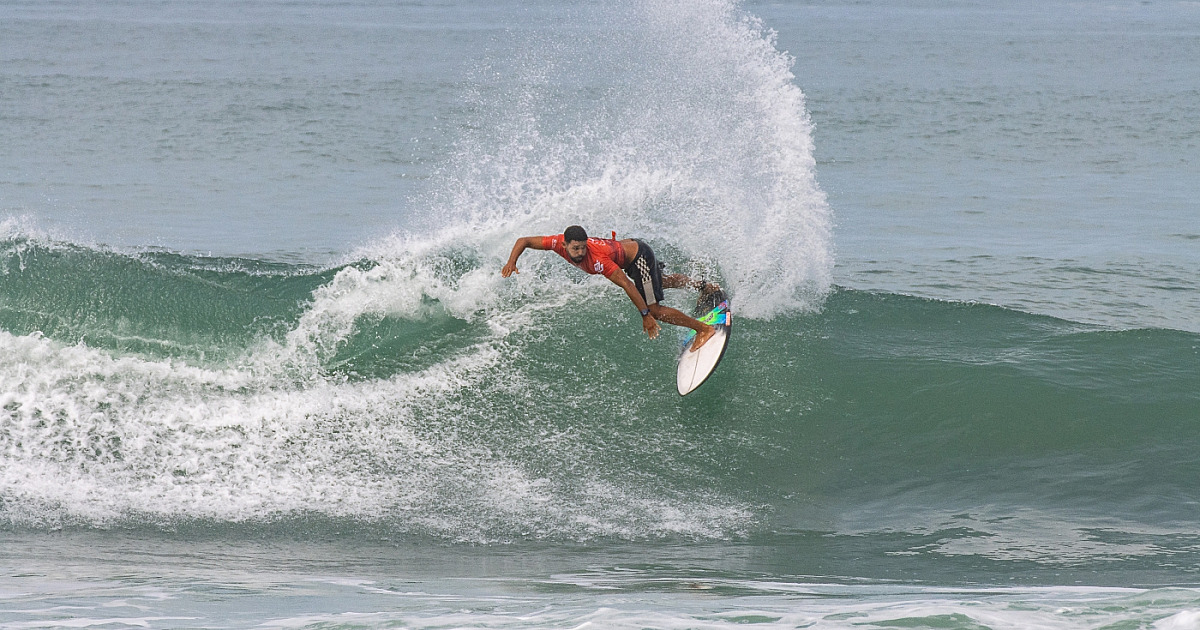 QS6000 São Sebastião: Dia 3 tem show de surfe de sebastianenses e Dia 4 fica com janela fechada por conta das condições do mar