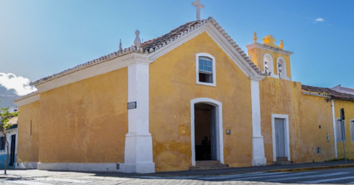 Em Caraguatatuba, espetáculo “Expresso Tatu” encanta alunos da rede municipal no Teatro Mario Covas