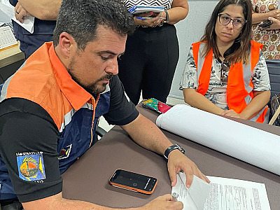 Governos municipal e estadual assinam plano de trabalho e convênio para a contratação de serviços emergenciais de Saúde