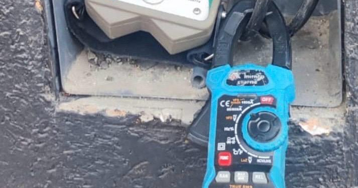 Supermercado de Caraguatatuba é flagrado em operação de combate ao furto de energia