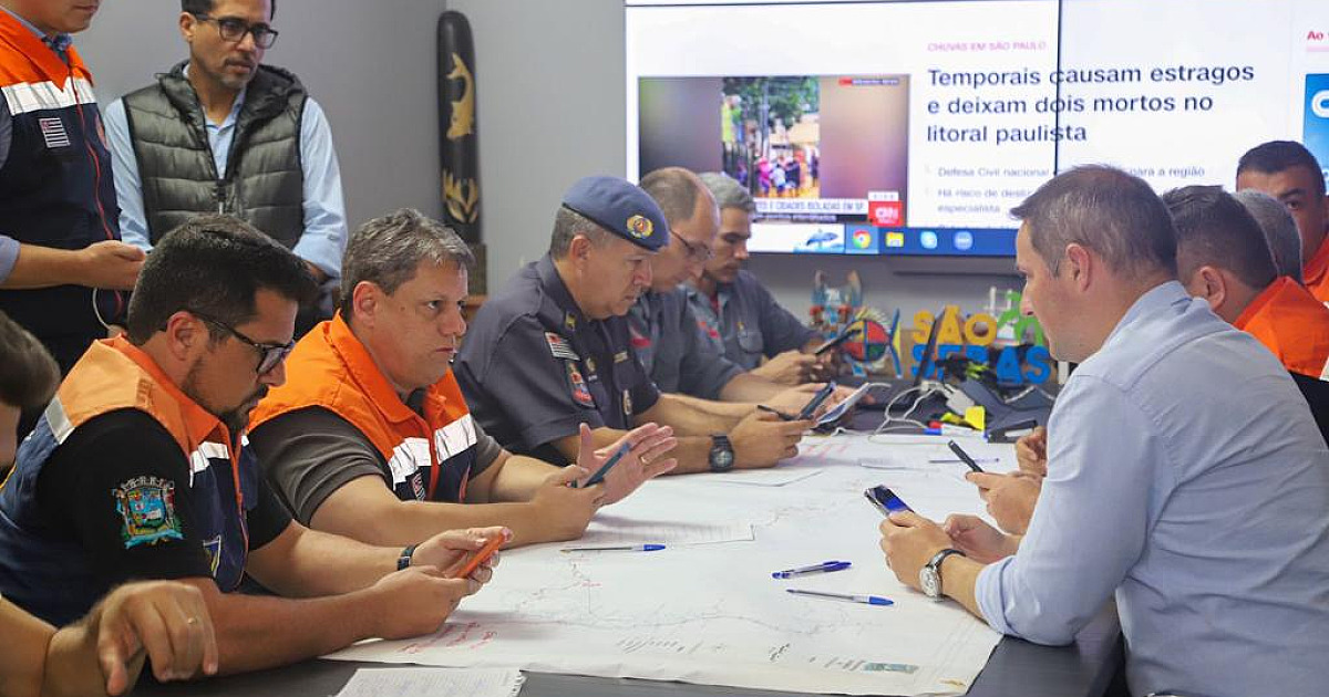 São Sebastião contabiliza 23 mortos após chuva do fim semana; Lula deve vir ao município