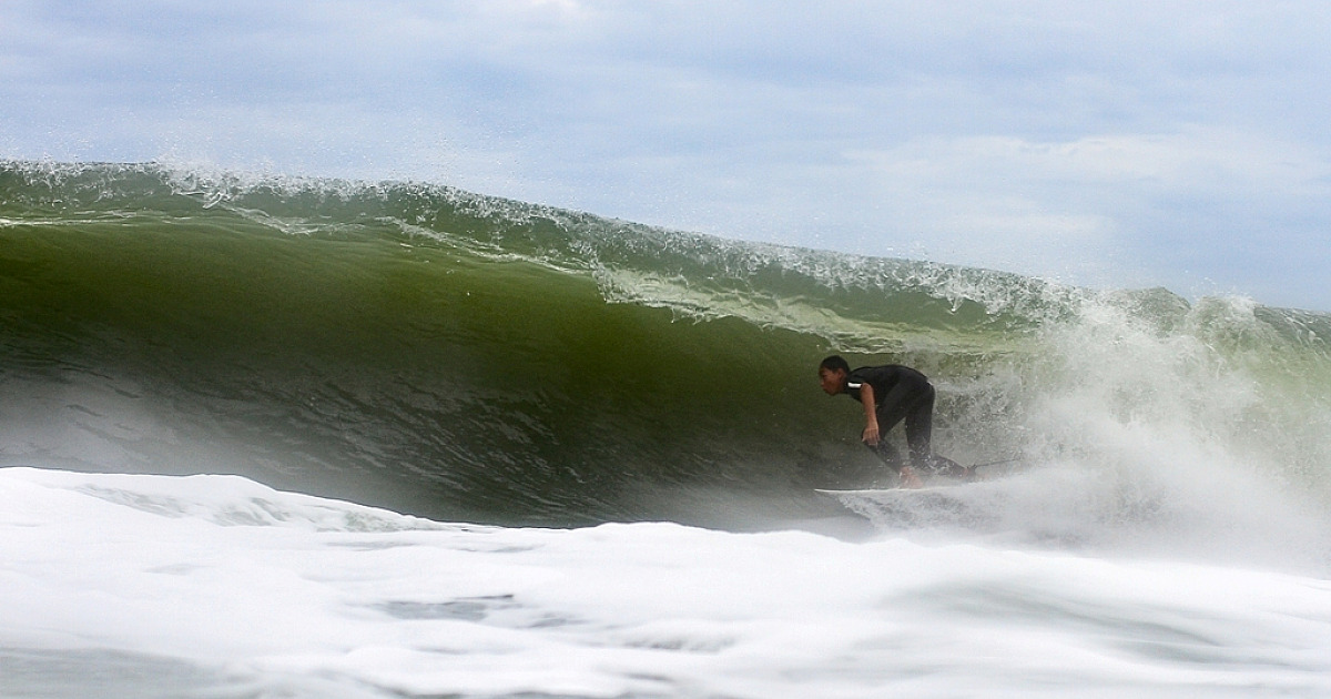 Massaguaçu vive dias especiais com a chegada de um bom "swell"