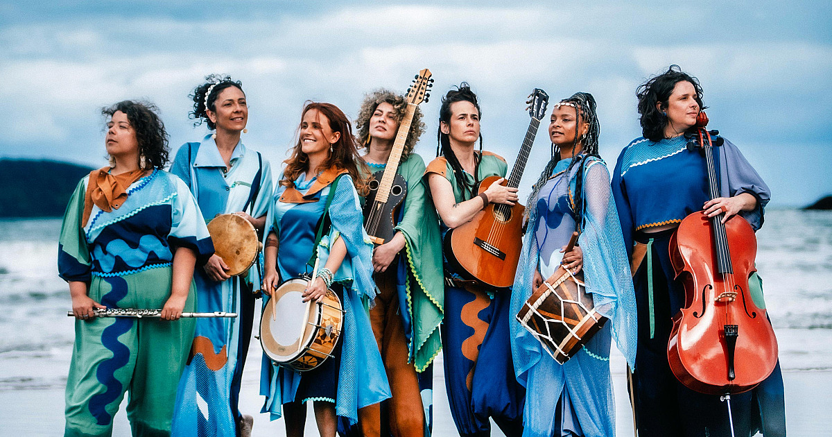 Sianinhas faz show em Ilhabela  para o pré-lançamento do álbum Marear