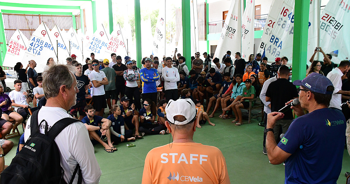 Mais de 120 jovens velejadores disputam a 12ª Copa Brasil de Vela em Ilhabela