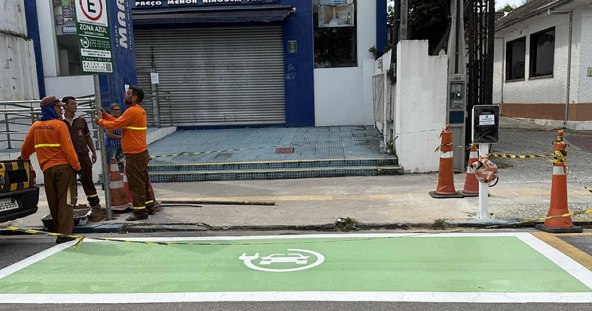 Caraguatatuba implanta vagas exclusivas para veículos elétricos na Zona Azul