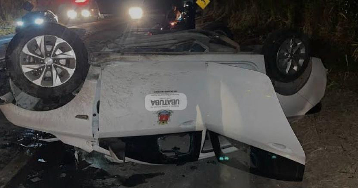 Motorista da Prefeitura de Ubatuba morre após bater carro em paredão na Oswaldo Cruz
