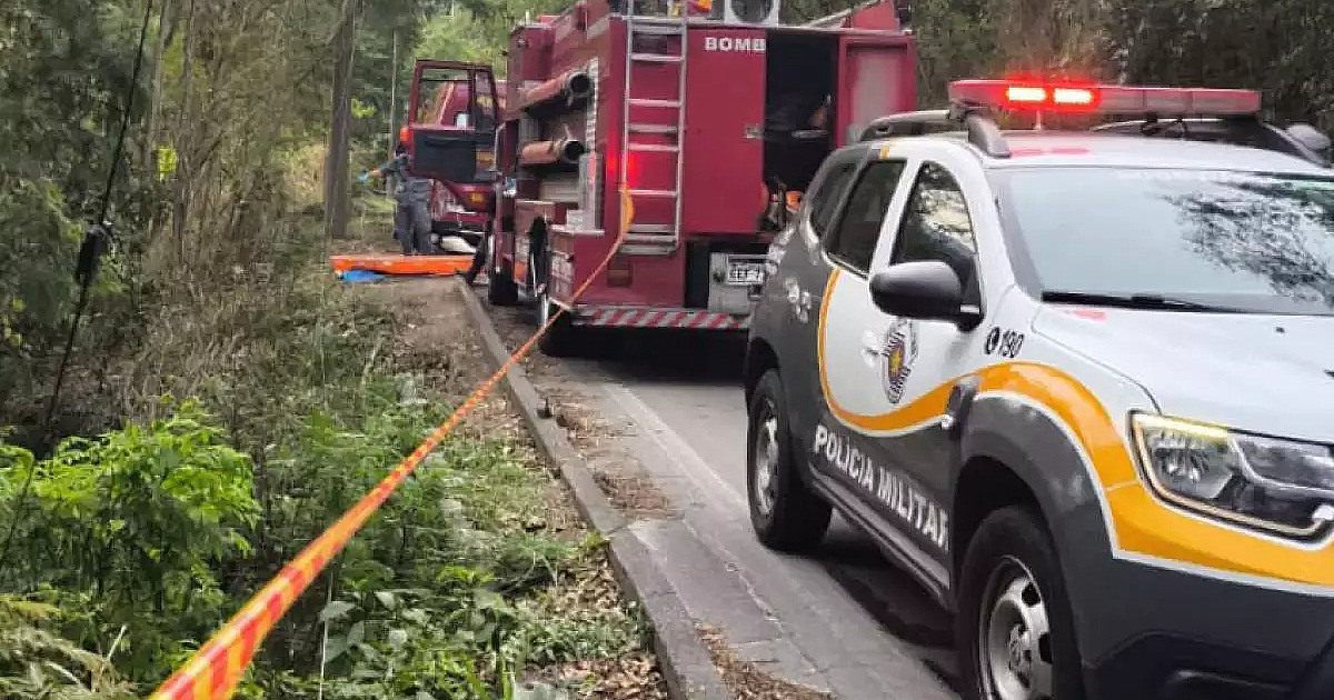 Motociclista de 41 anos morre após cair de ribanceira em São Sebastião