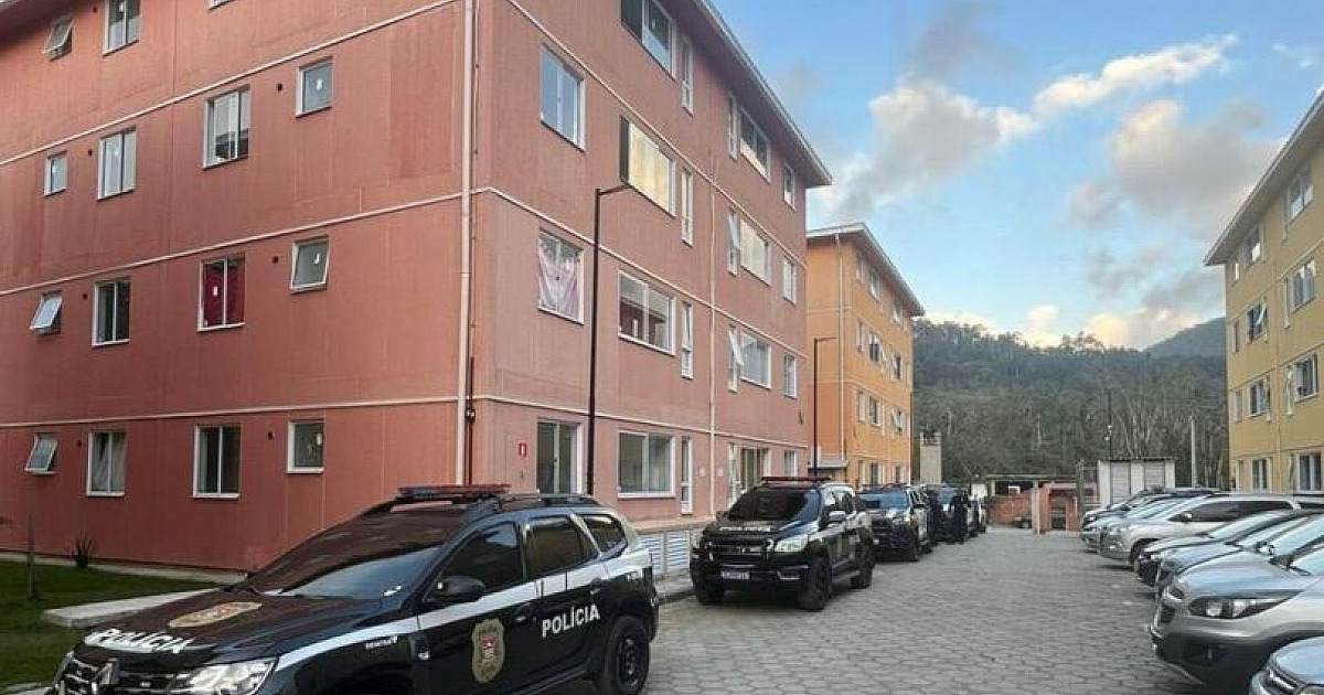 Suspeito salta de terceiro andar ao tentar fugir da polícia em São Sebastião