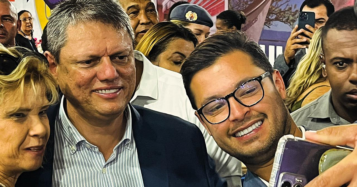 Governador Tarcísio de Freitas enaltece a esperança do povo de S.S no encerramento do Conexidades