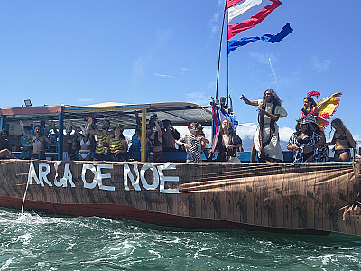 Com 150 embarcações, Carnamar leva espetáculo náutico ao Canal de São Sebastião