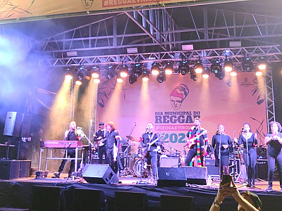 Mato Seco encerra programação do Dia Municipal do Reggae e leva multidão a Cohab 2 em São Paulo