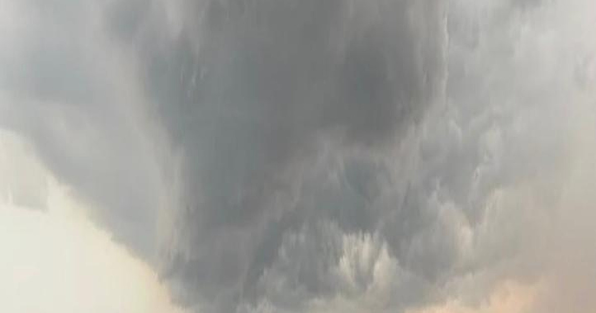 Frente fria ameniza o calor deixa o tempo chuvoso no fim de semana