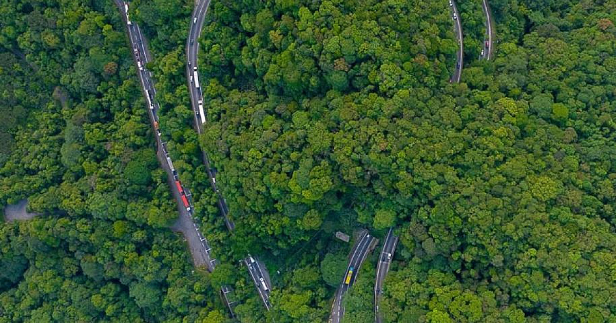 Suposto sinal de celular pode ajudar a encontrar helicóptero desaparecido na Serra do Mar