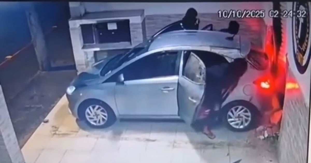Criminosos rendem motorista de aplicativo, roubam carro e utilizam veículo em roubo a loja em Caraguatatuba
