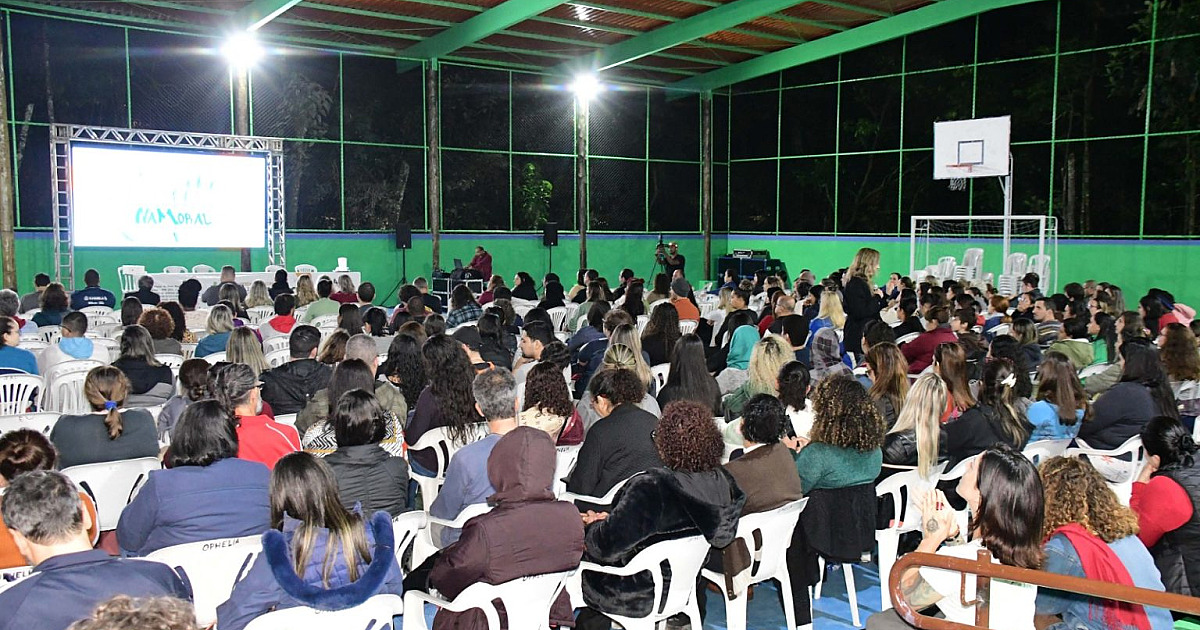 II Conferência Municipal de Educação de Ilhabela leva mais de 500 professores para discutirem Plano Municipal de Educação