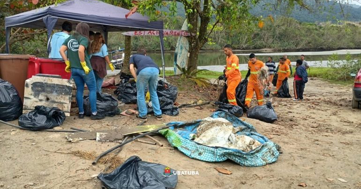 Limpeza no Perequê-Açu retira quase 90 kg de resíduos da restinga