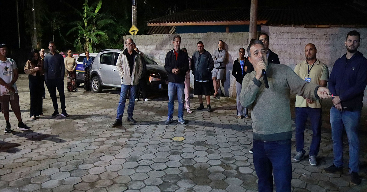 Prefeitura de São Sebastião atende mais de 50 pessoas em reunião comunitária em Boiçucanga sobre Regularização Fundiária