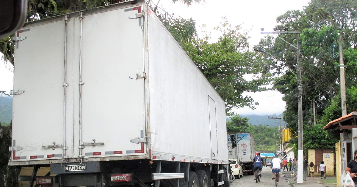 Prefeitura de Ilhabela amplia restrição de entrada, saída e circulação de caminhões no Carnaval
