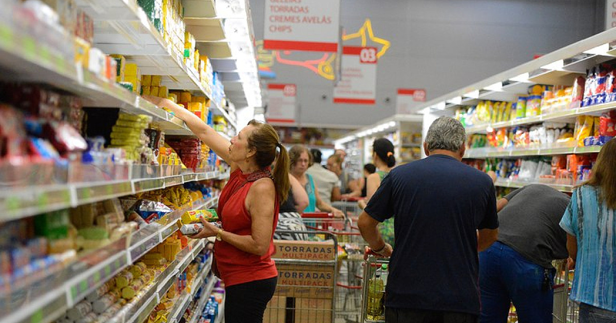 82,5% das famílias beneficiadas pelo Auxílio Brasil são chefiadas por mulheres