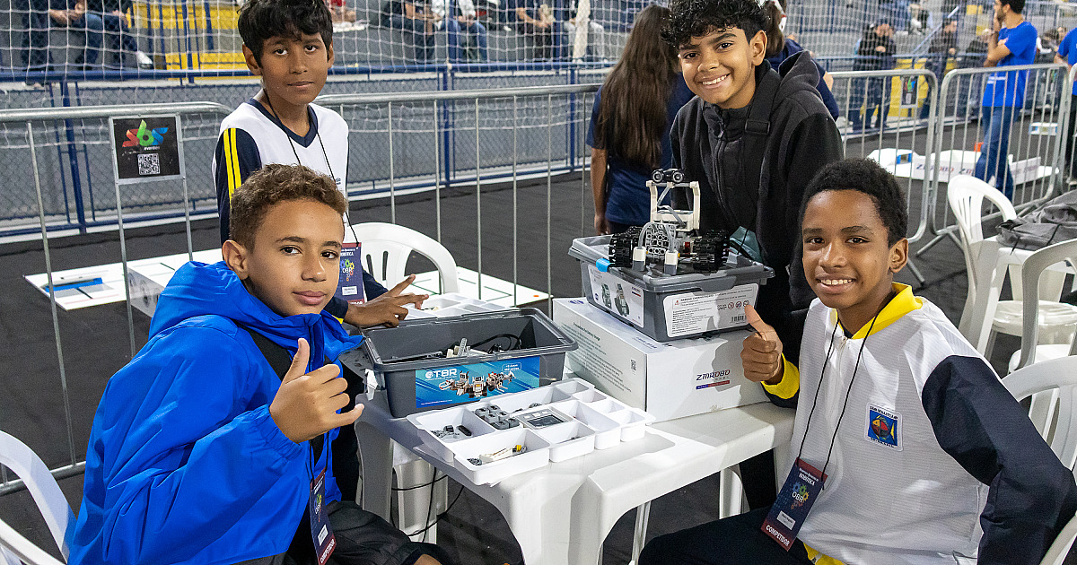 Estudantes da Topolândia participam da etapa regional da Olimpíada Brasileira de Robótica