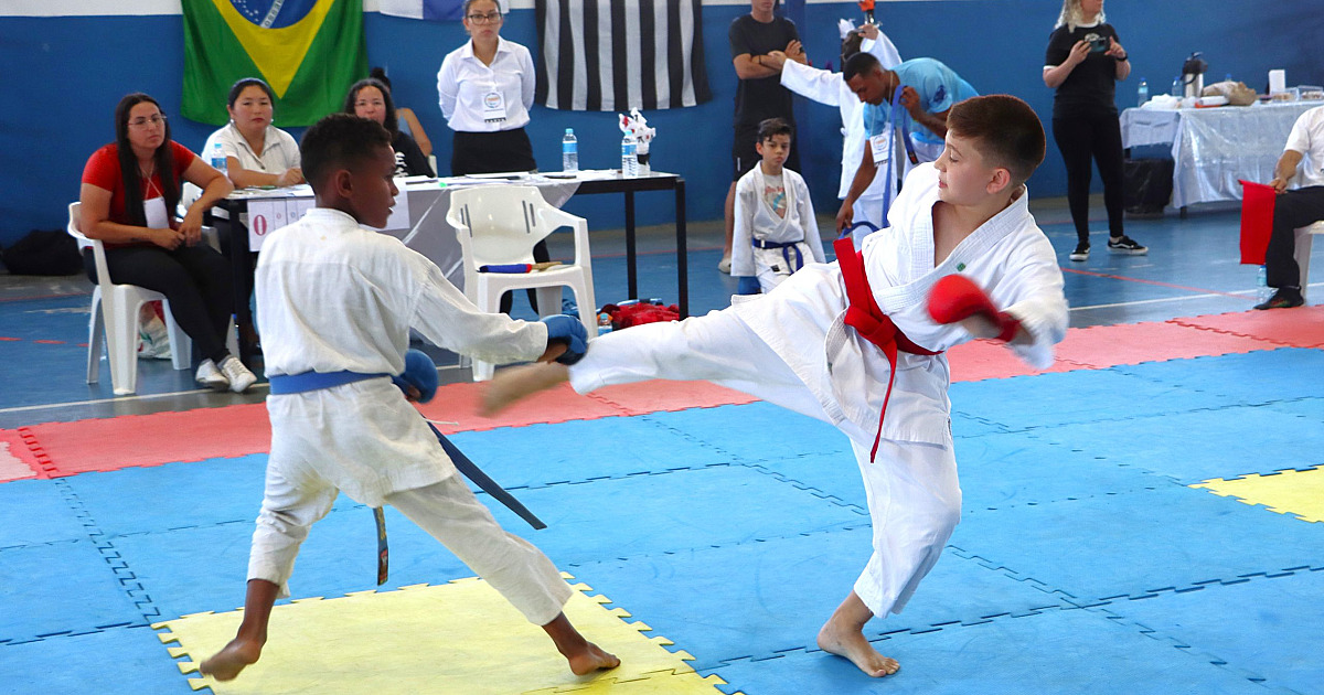 Festival Escolar de Karatê reúne centenas de alunos de mais de 20 unidades de ensino em Caraguatatuba