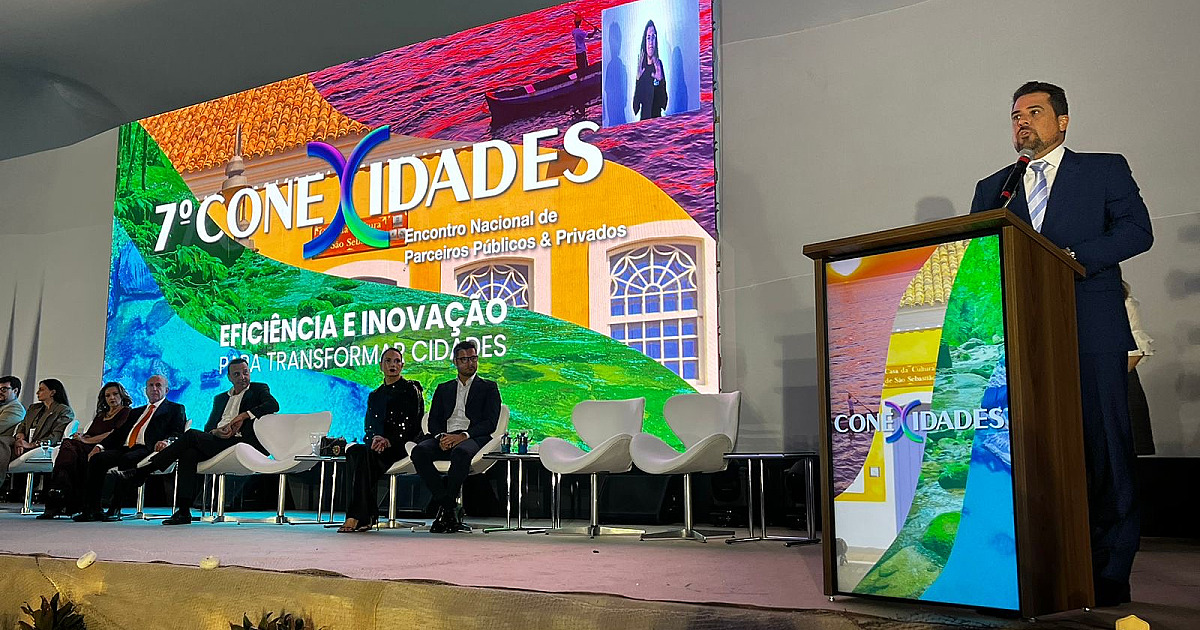 Mesmo sob protesto popular, abertura do Conexidades foi sucesso na noite desta terça-feira (4)
