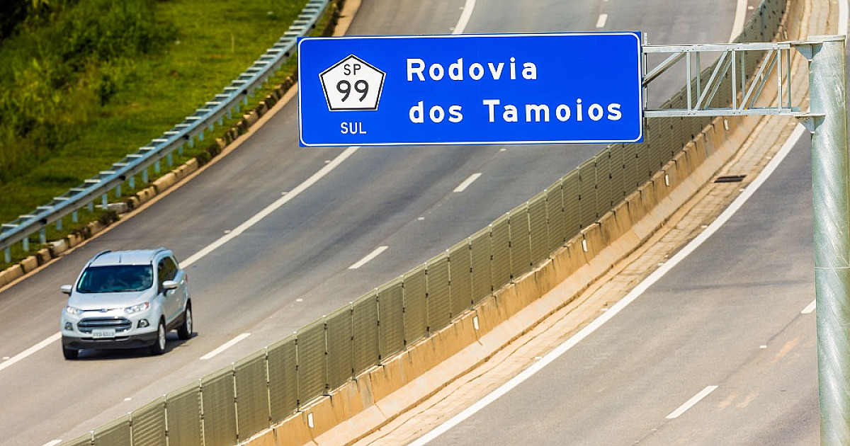 Manutenção de rede elétrica provocará operação pare e siga na Rodovia dos Tamoios