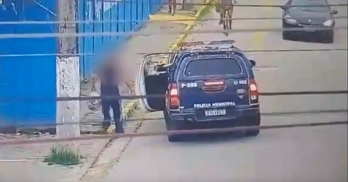Dupla presa por tráfico em São Sebastião escondia drogas dentro de máquina de cartão; veja vídeo