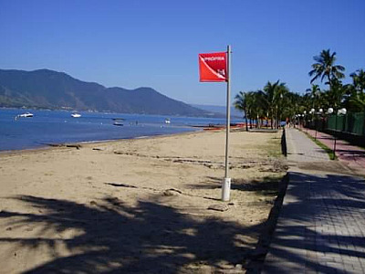 Doze praias poluídas no LN neste fim de semana