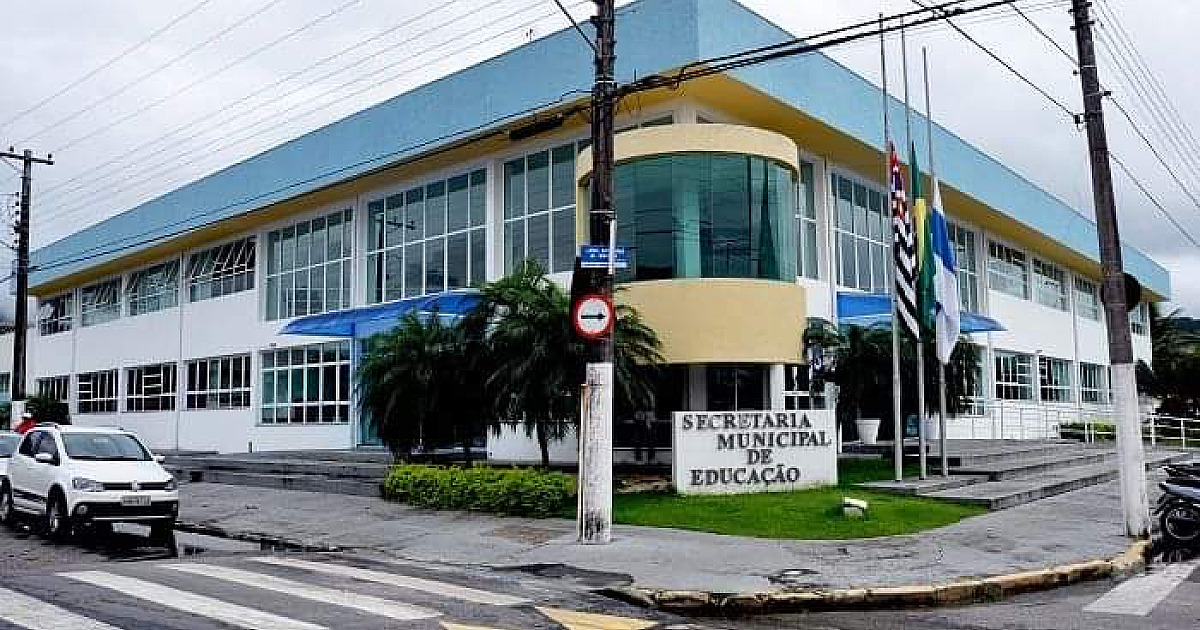 Quase dois meses do início das aulas, alunos não receberam uniformes nem materiais em Caraguatatuba