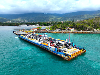 Entenda como funciona a travessia da balsa entre Ilhabela e São Sebastião: informações, regras e dicas