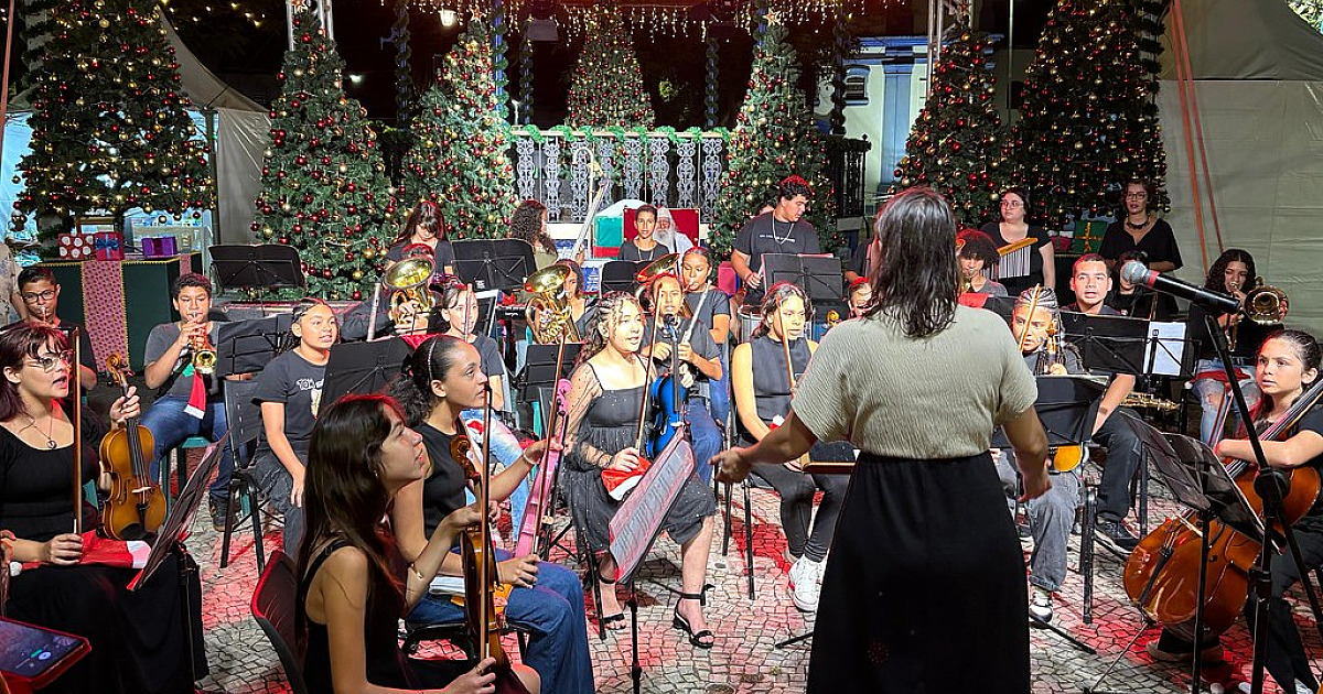 Natal pela Paz tem início com programação cultural gratuita e chegada do Papai Noel em Caraguatatuba