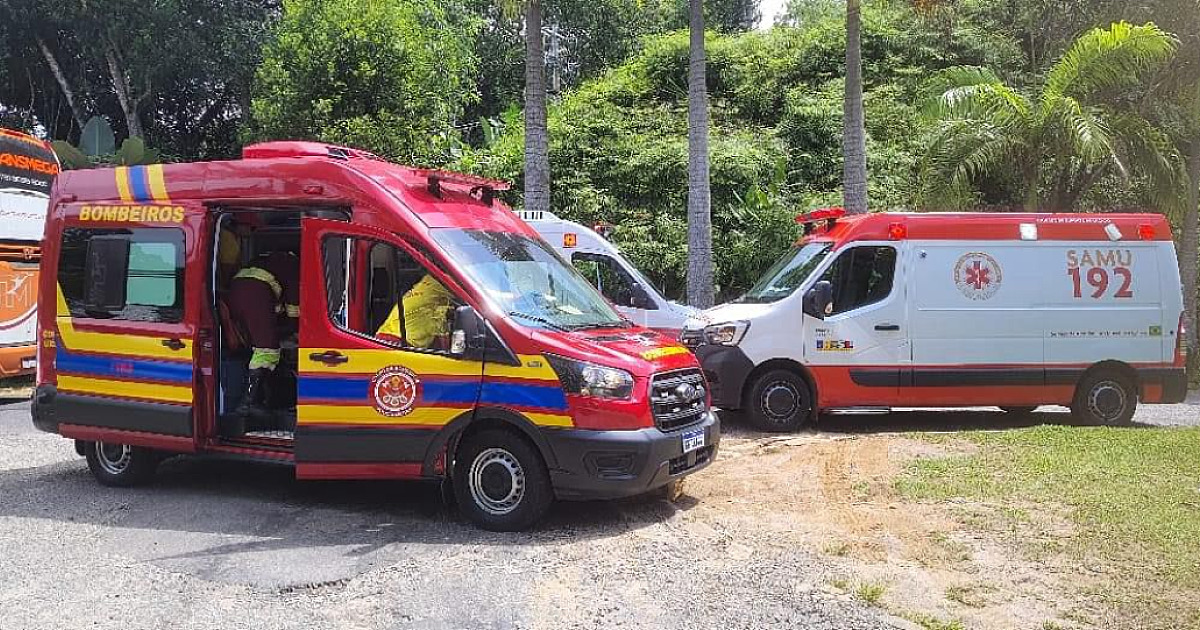 GBMar resgata turistas canadenses em Ubatuba
