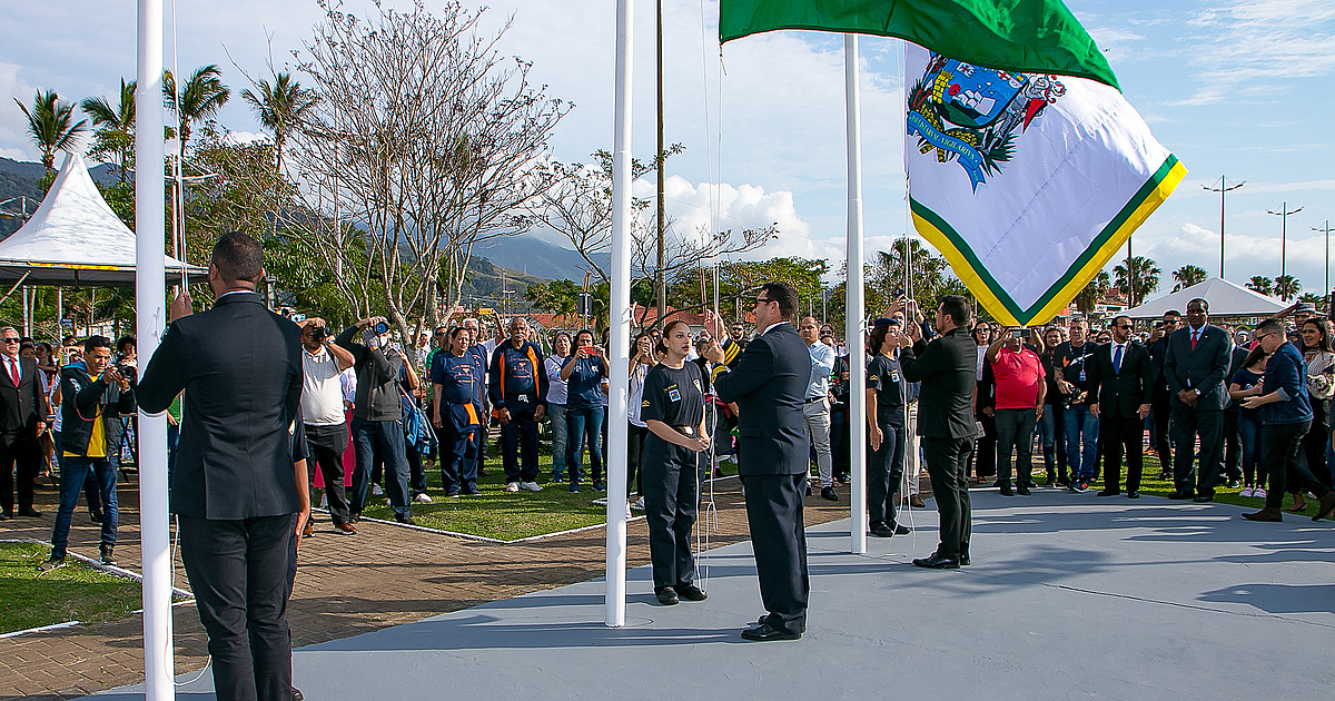Retomada do desfile cívico presencial em São Sebastião é sucesso na cidade