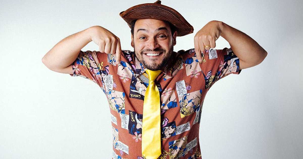 Humorista Matheus Ceará apresenta espetáculo ‘Desculpa  eu ter vindo!’ em duas sessões no Teatro Municipal