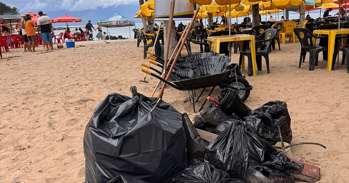 Mutirão “Praia Limpa Caraguá” recolhe mais de 80 quilos de lixo e microlixo na Martim de Sá