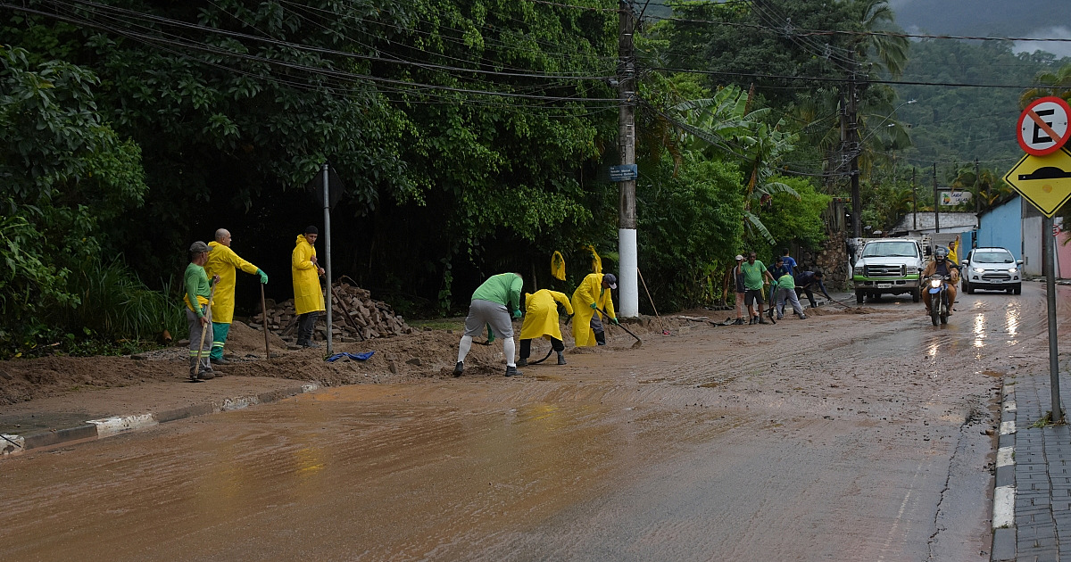 Prefeitura de Ilhabela alerta população para o risco de leptospirose após fortes chuvas e alagamentos