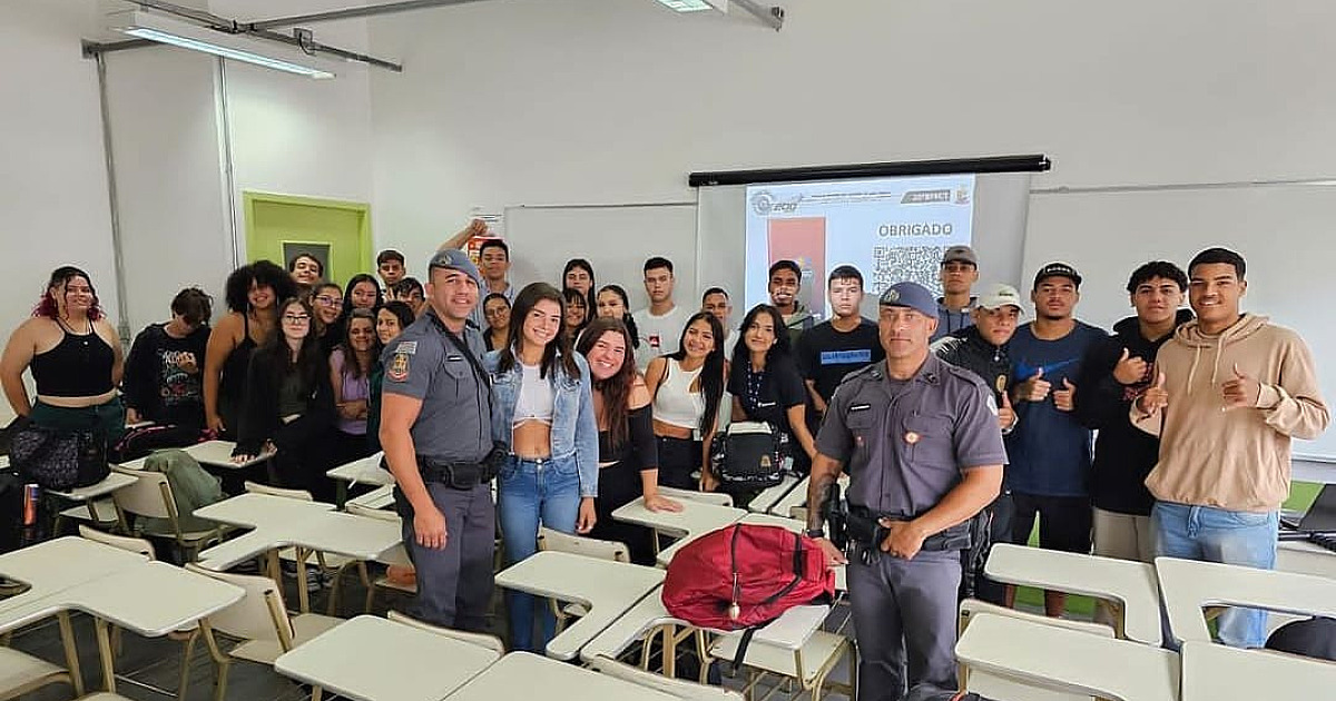 App "Segurança Escolar" completa sete meses com objetivo de aproximar comunidade escolar da polícia
