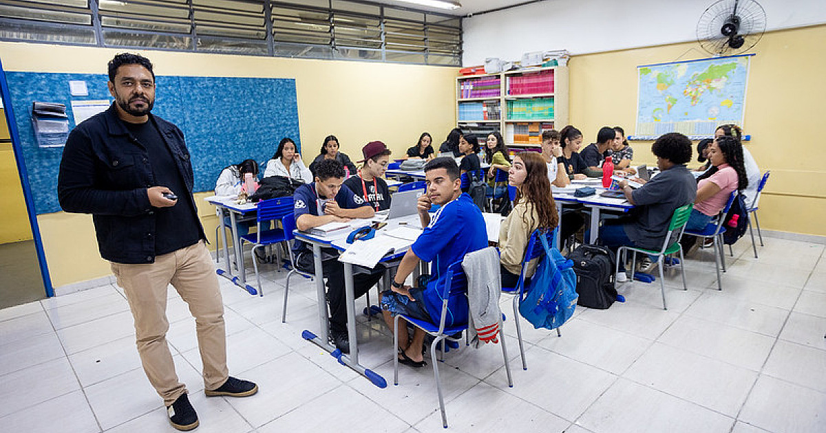 Governo do Estado lança Concurso Público para contratar 15 mil professores