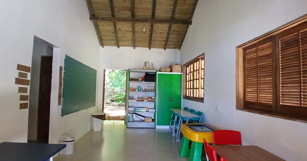 Toninho Colucci entrega nova escola municipal na comunidade da Figueira em Ilhabela