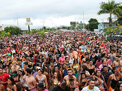 Sete blocos desfilam no sábado de Carnaval em Caraguatatuba no Centro e Massaguaçu