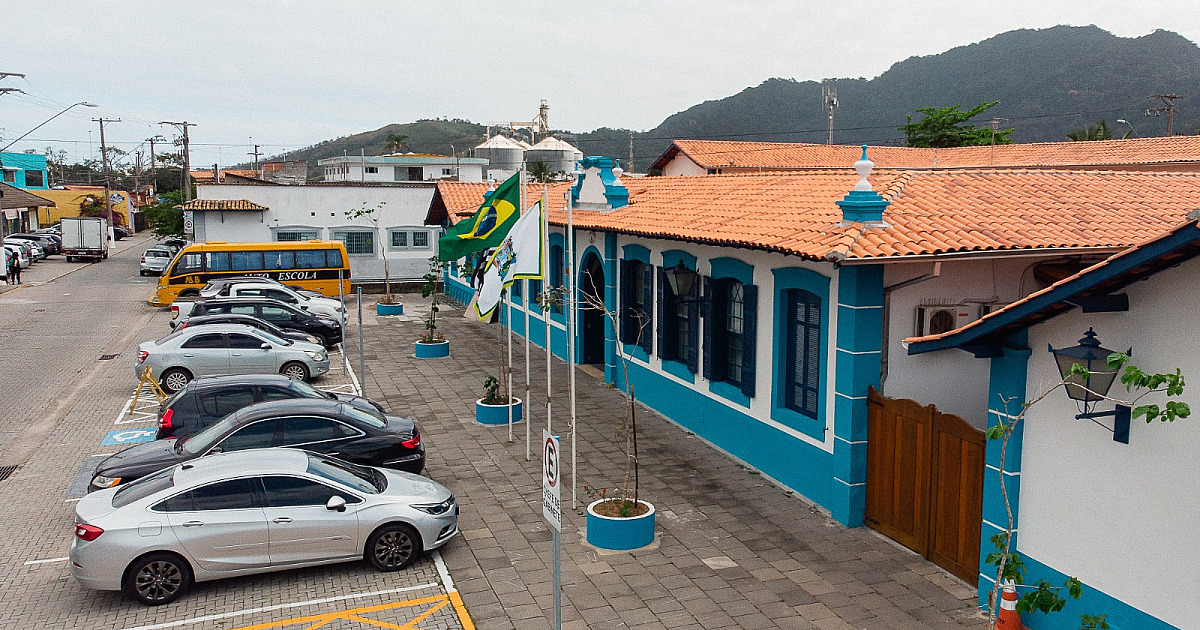 Justiça suspende licitação para aluguel caminhões em São Sebastião