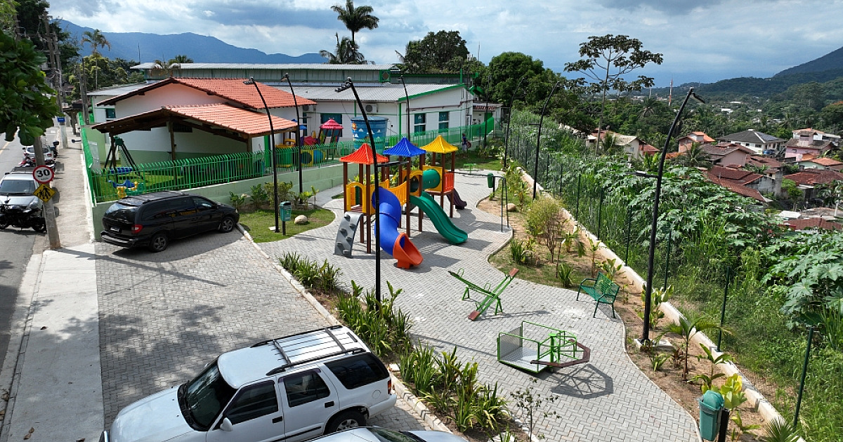 Prefeitura de Ilhabela entrega nova praça com espaço de lazer e convivência na Barra Velha