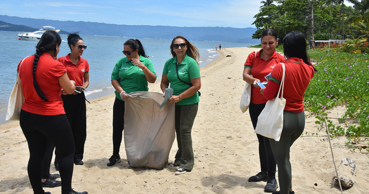 Programa “Conexão Sustentável Verão” promove mais uma edição com limpeza e conscientização na Praia do Pequeá
