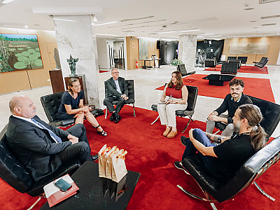 Alesp recebe representantes do parlamento húngaro para troca de informações e experiências
