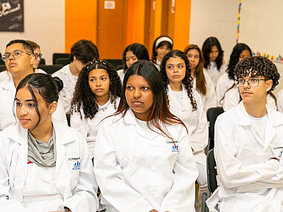 Alesp aprova Bolsa Estágio Ensino Médio, que vai pagar até R$ 1 mil para alunos