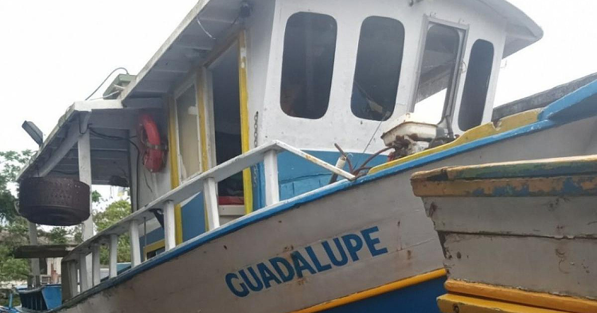Duas pessoas morrem após naufrágio de barco em Ubatuba