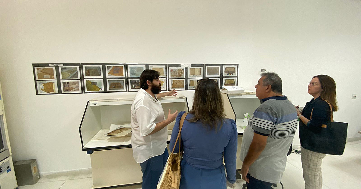 Funcionários da Câmara visitam o Arquivo Público de São Paulo