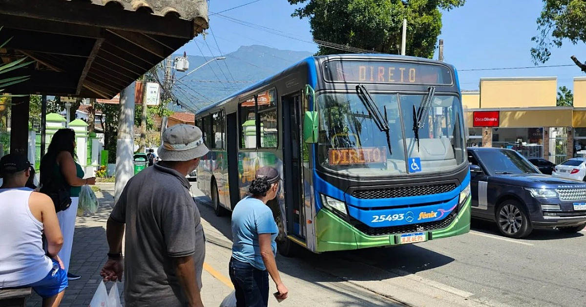 Prefeitura de Ilhabela divulga programação especial do transporte público para virada do ano 2025/2026