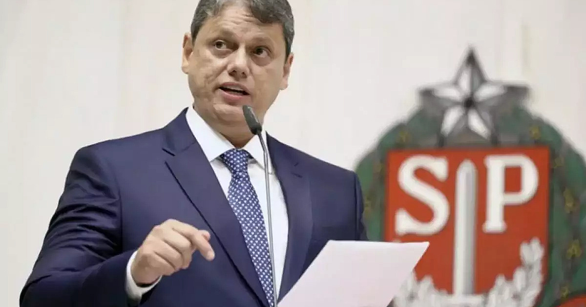 Tarcísio seleciona 2 escolas do Litoral Norte para modelo cívico-militar